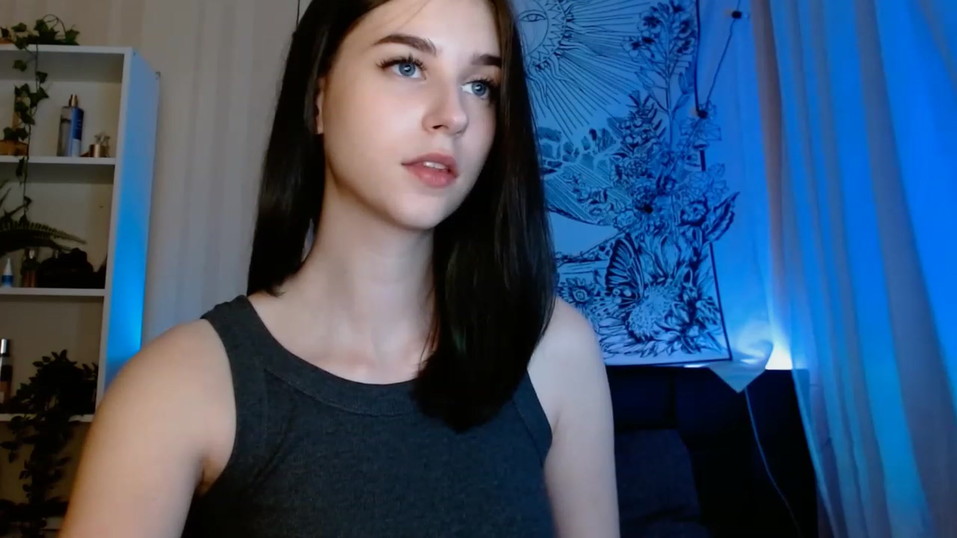 Gallery image thumbnail from ElsieF_'s myfreecams stream on, 06/04/2023, 22:47 image 7 of 20