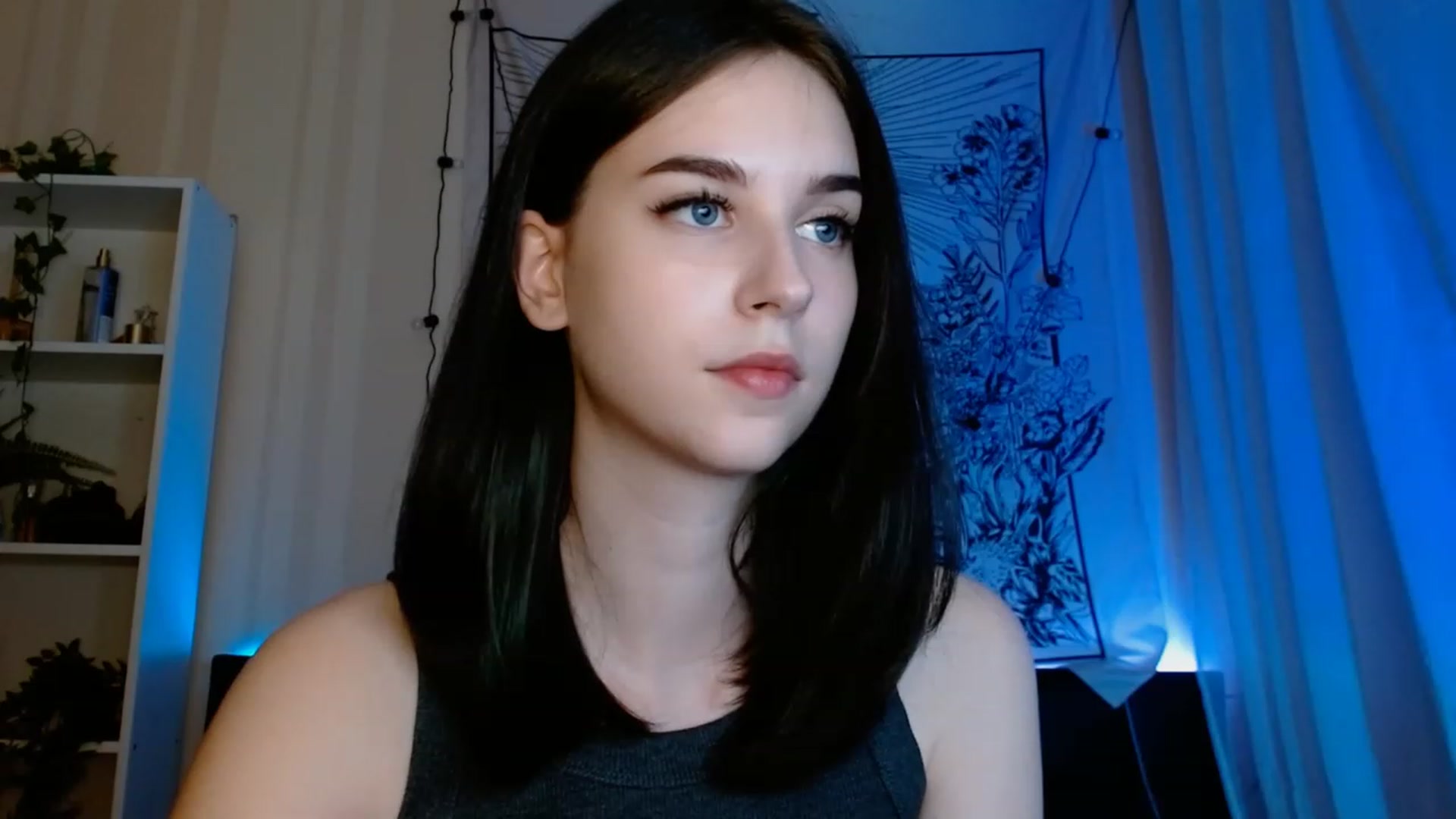 Gallery image thumbnail from ElsieF_'s myfreecams stream on, 06/04/2023, 22:47 image 11 of 20