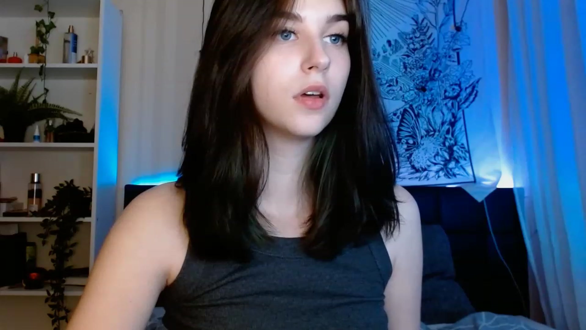 Gallery image thumbnail from ElsieF_'s myfreecams stream on, 06/04/2023, 22:47 image 15 of 20