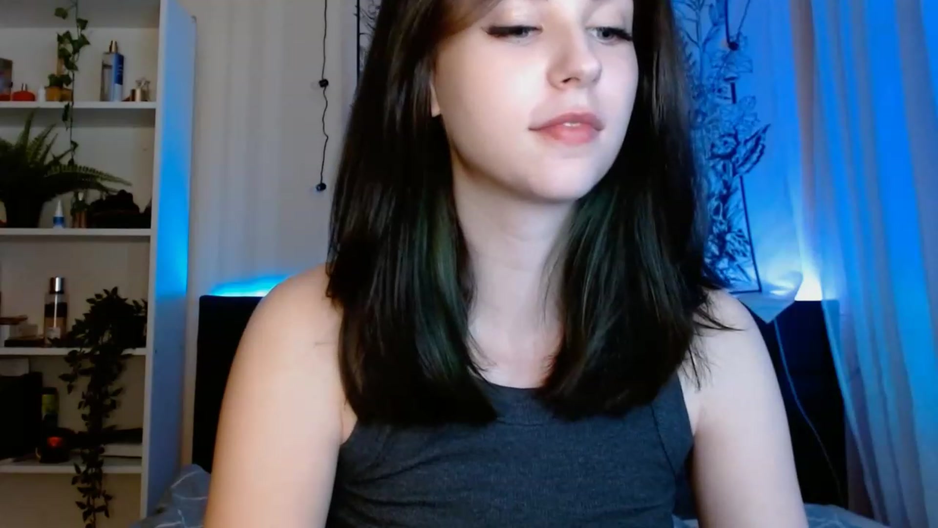 Gallery image thumbnail from ElsieF_'s myfreecams stream on, 06/04/2023, 22:47 image 14 of 20