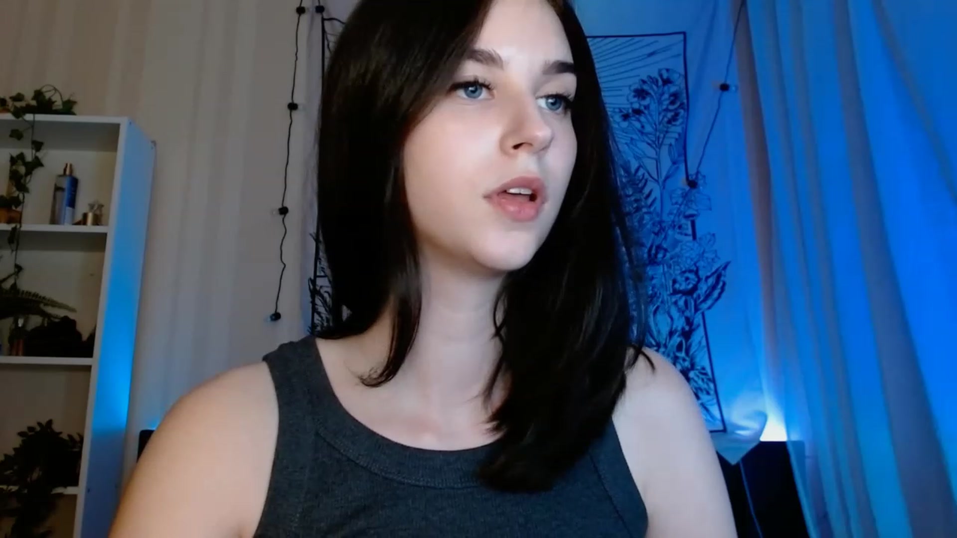 Gallery image thumbnail from ElsieF_'s myfreecams stream on, 06/04/2023, 22:47 image 10 of 20