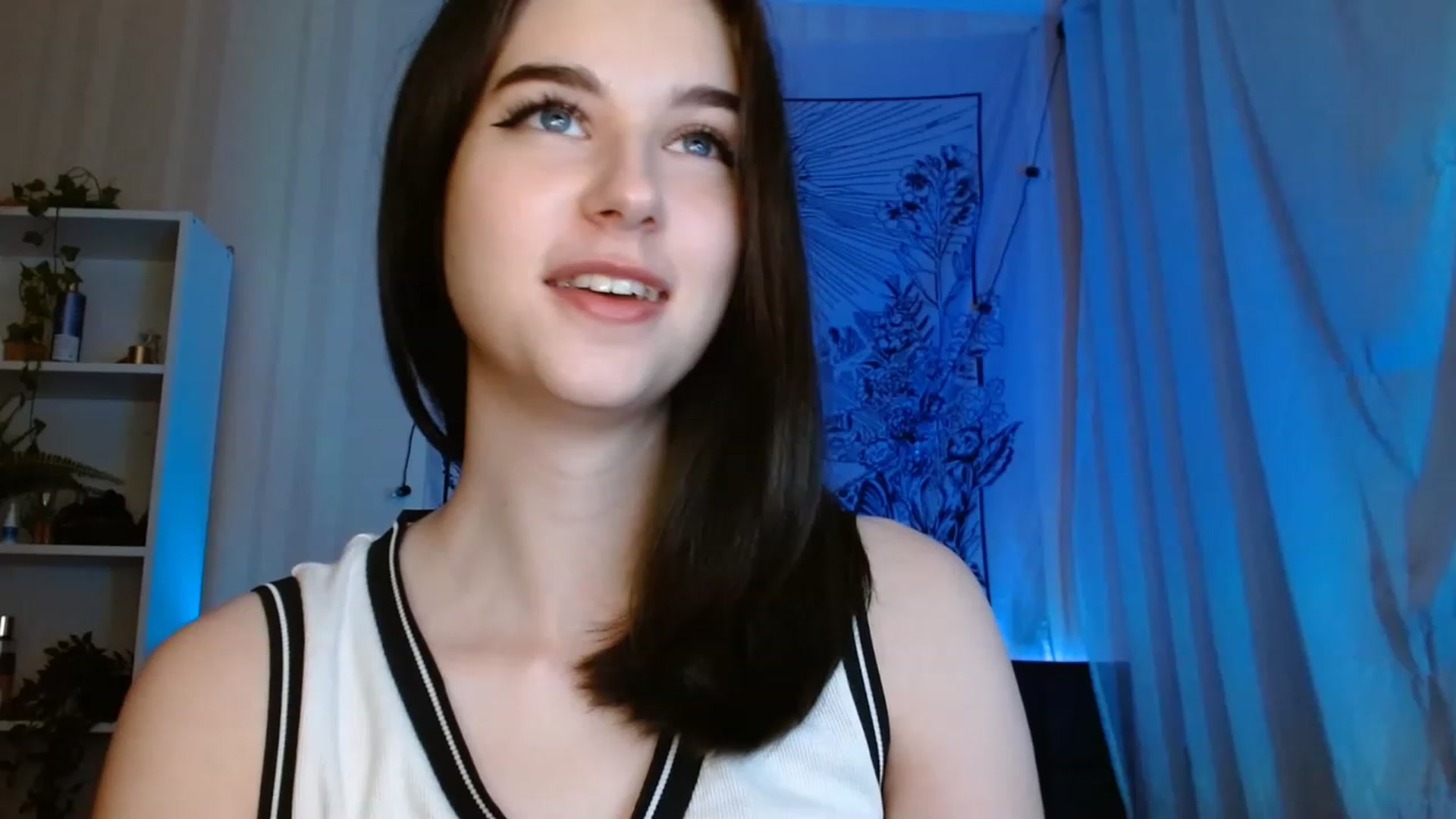 Gallery image thumbnail from ElsieF_'s myfreecams stream on, 06/06/2023, 20:08 image 6 of 20