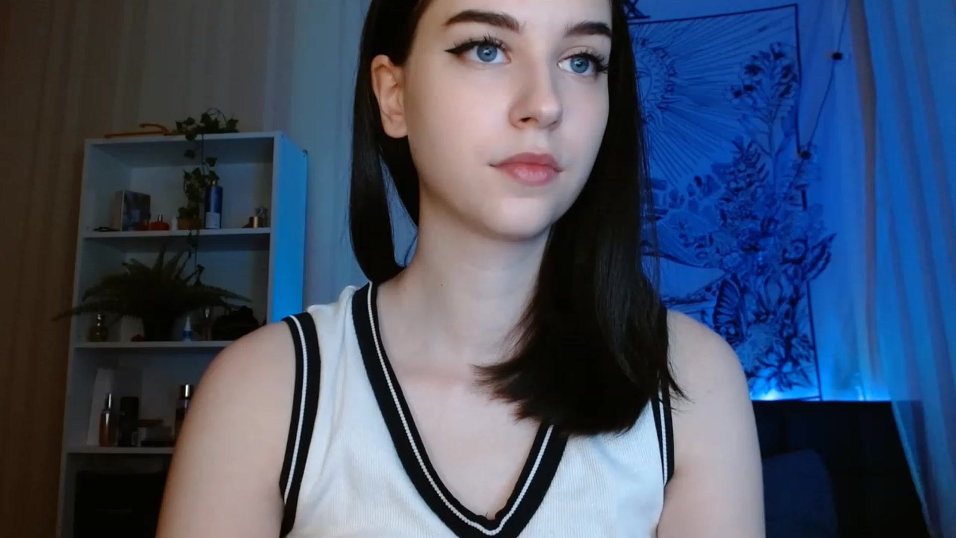 Gallery image thumbnail from ElsieF_'s myfreecams stream on, 06/06/2023, 20:08 image 17 of 20