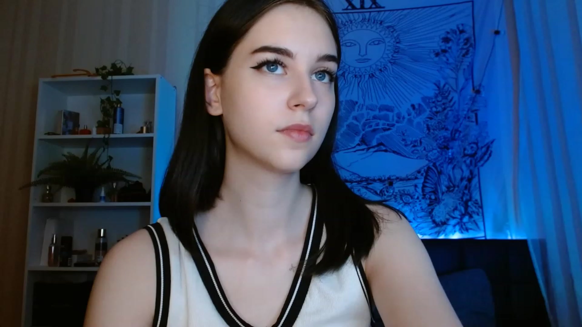 Gallery image thumbnail from ElsieF_'s myfreecams stream on, 06/06/2023, 20:08 image 15 of 20