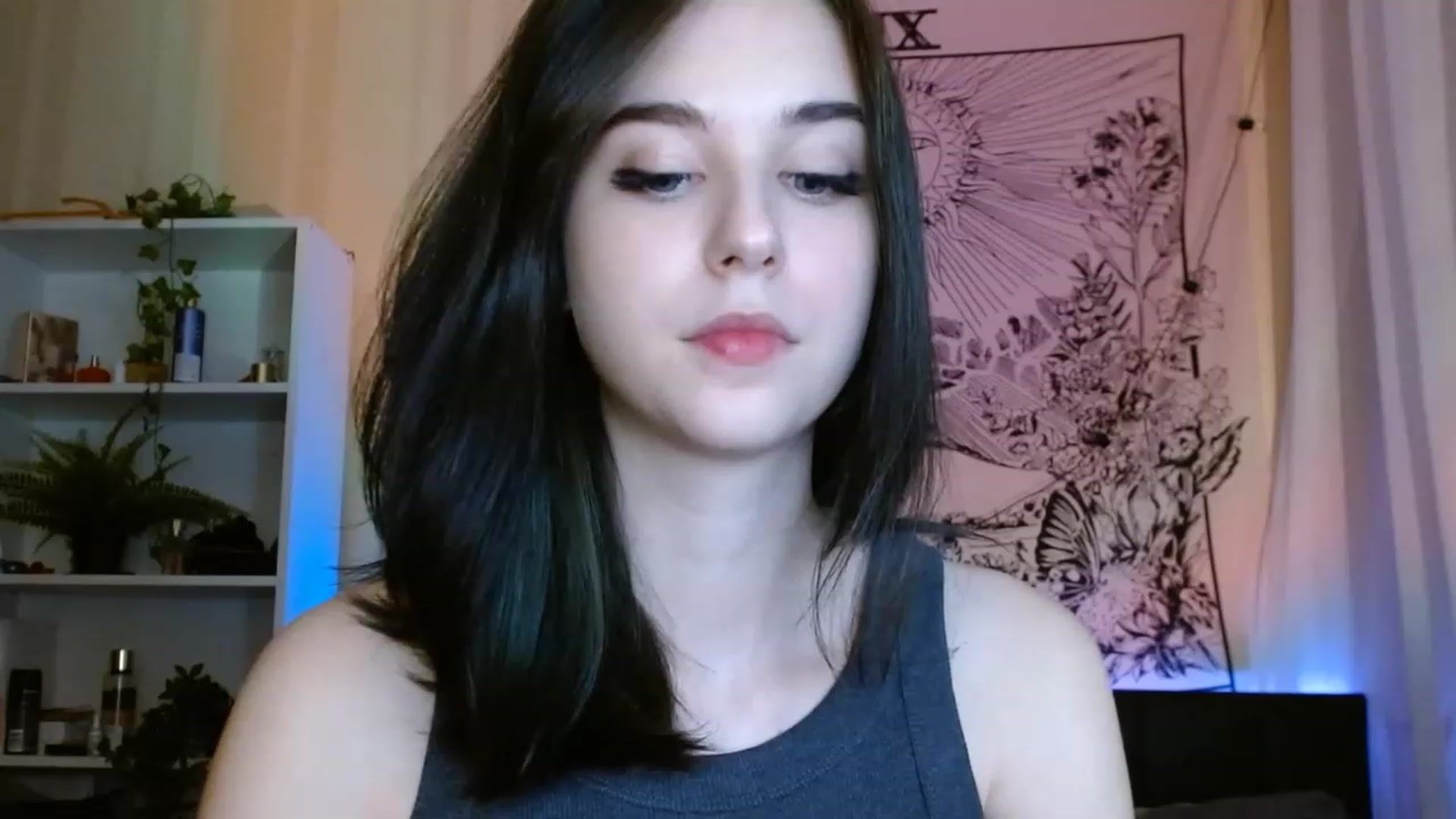 Gallery image thumbnail from ElsieF_'s myfreecams stream on, 06/07/2023, 20:15 image 9 of 20