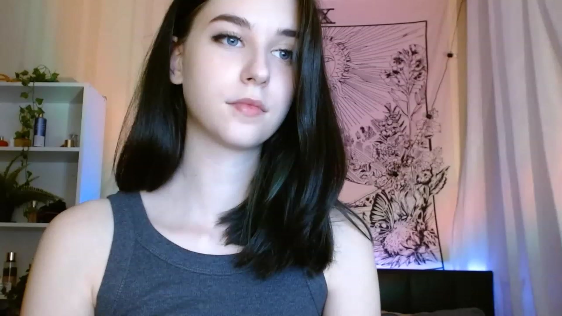 Gallery image thumbnail from ElsieF_'s myfreecams stream on, 06/07/2023, 20:15 image 17 of 20