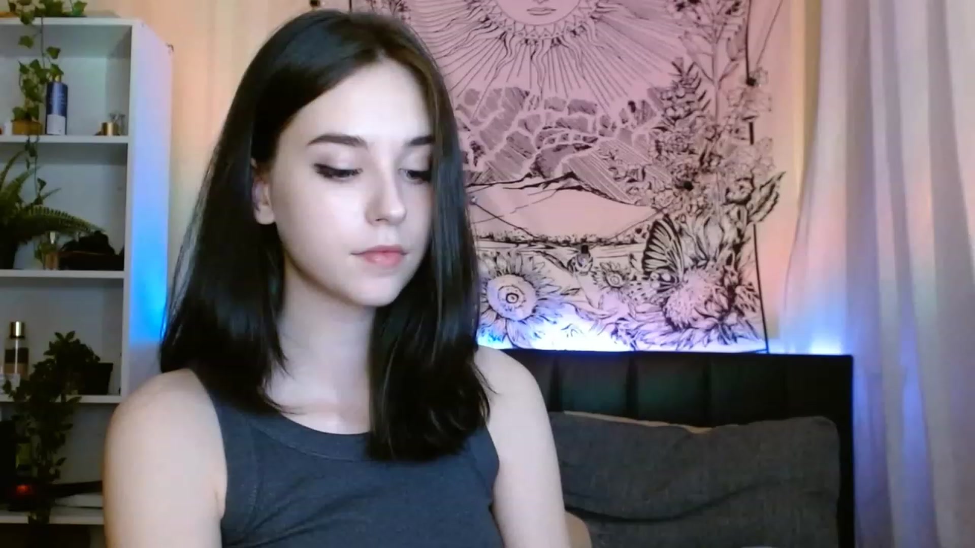 Gallery image thumbnail from ElsieF_'s myfreecams stream on, 06/07/2023, 20:15 image 20 of 20