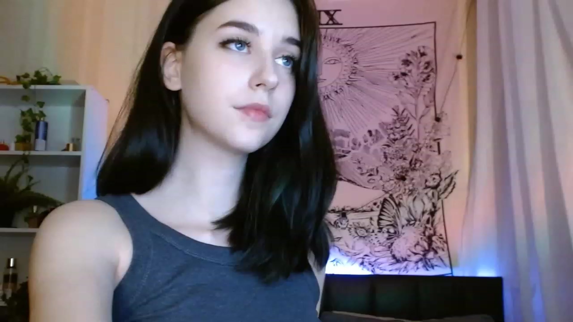 Gallery image thumbnail from ElsieF_'s myfreecams stream on, 06/07/2023, 20:15 image 16 of 20