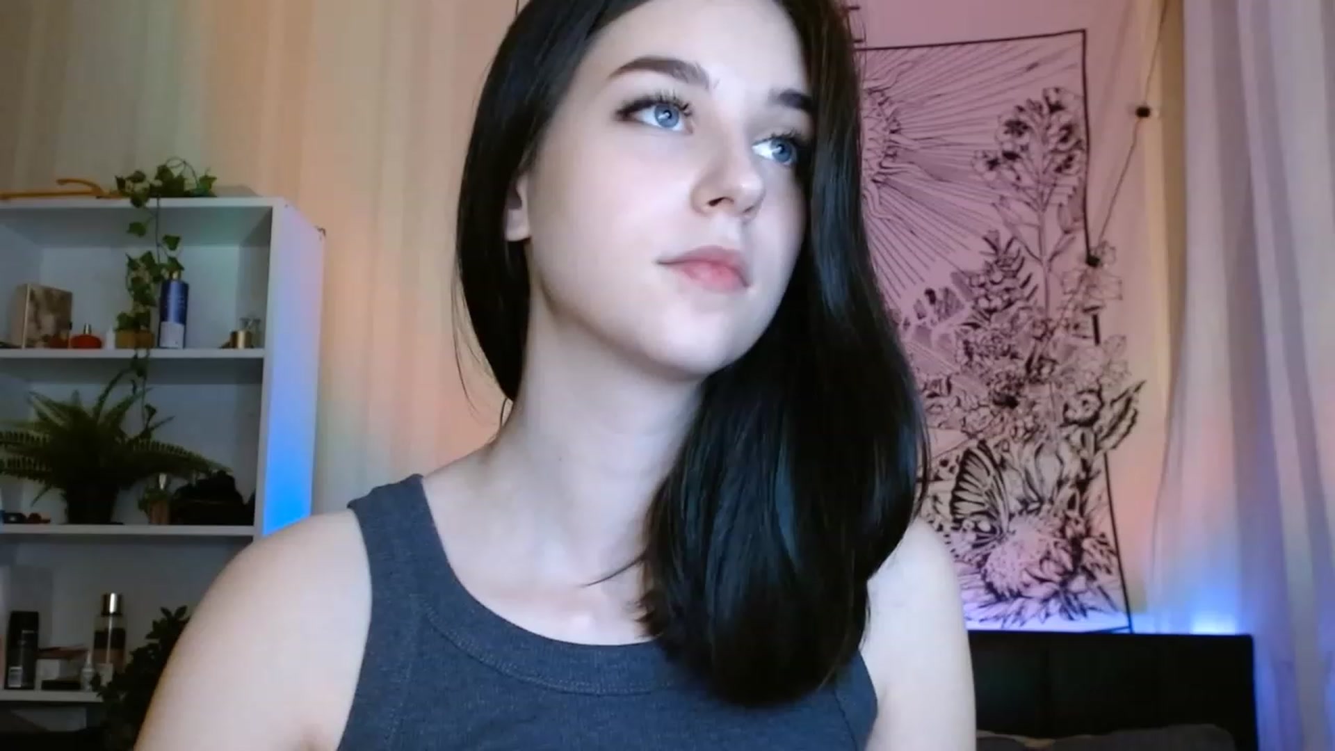 Gallery image thumbnail from ElsieF_'s myfreecams stream on, 06/07/2023, 20:15 image 5 of 20