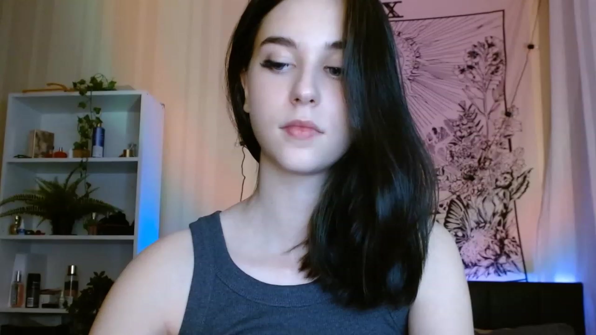 Gallery image thumbnail from ElsieF_'s myfreecams stream on, 06/07/2023, 20:15 image 4 of 20