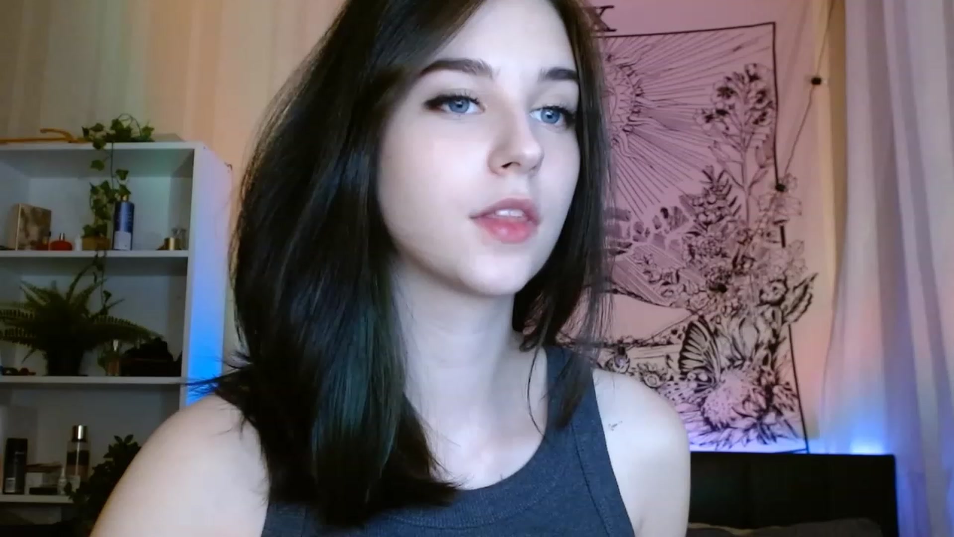 Gallery image thumbnail from ElsieF_'s myfreecams stream on, 06/07/2023, 20:15 image 8 of 20