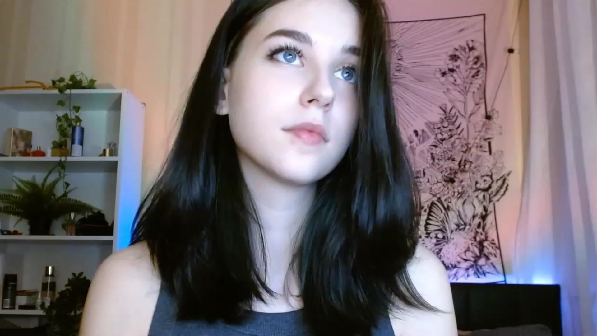 Gallery image thumbnail from ElsieF_'s myfreecams stream on, 06/07/2023, 20:15 image 11 of 20