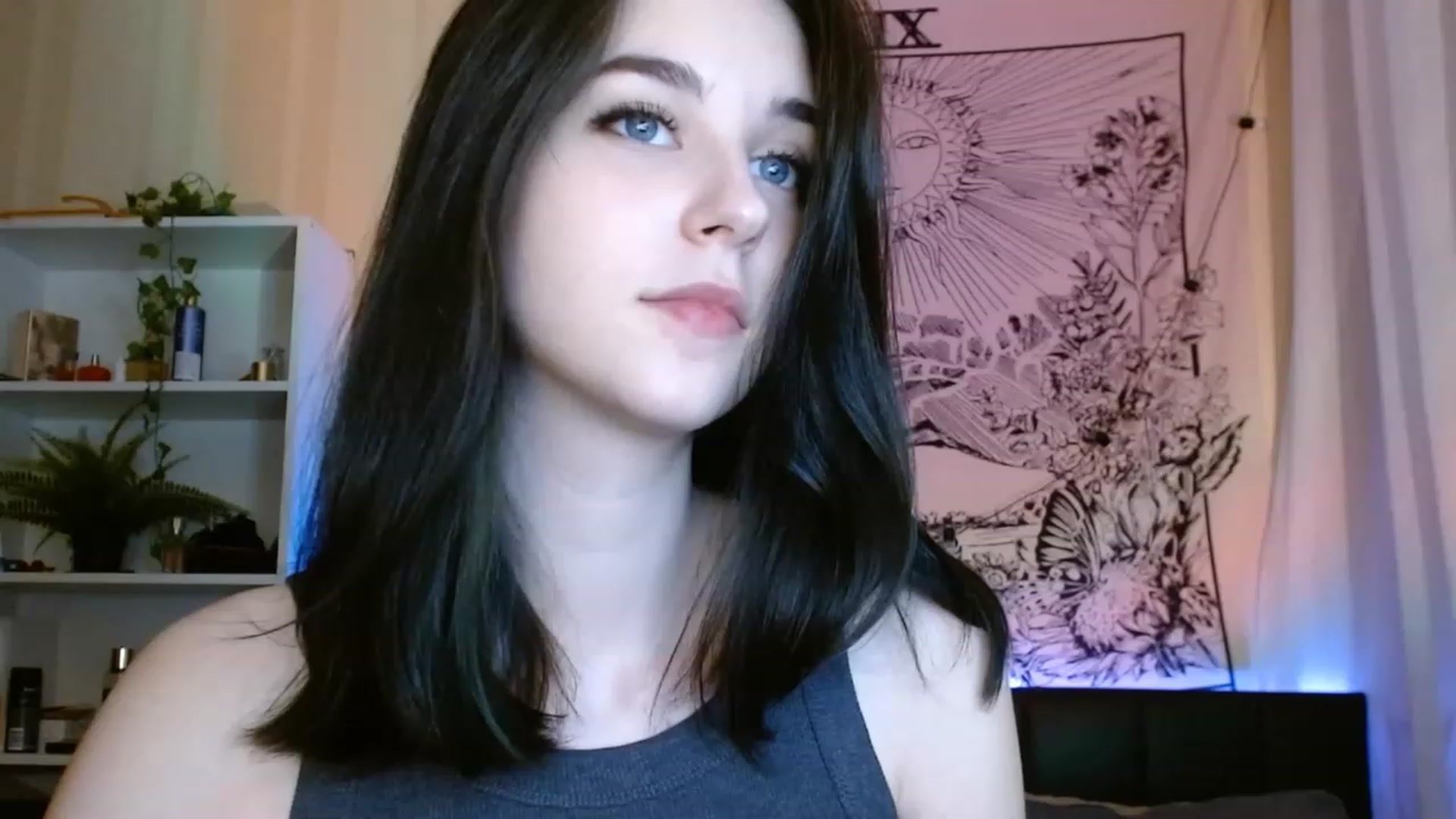 Gallery image thumbnail from ElsieF_'s myfreecams stream on, 06/07/2023, 20:15 image 6 of 20