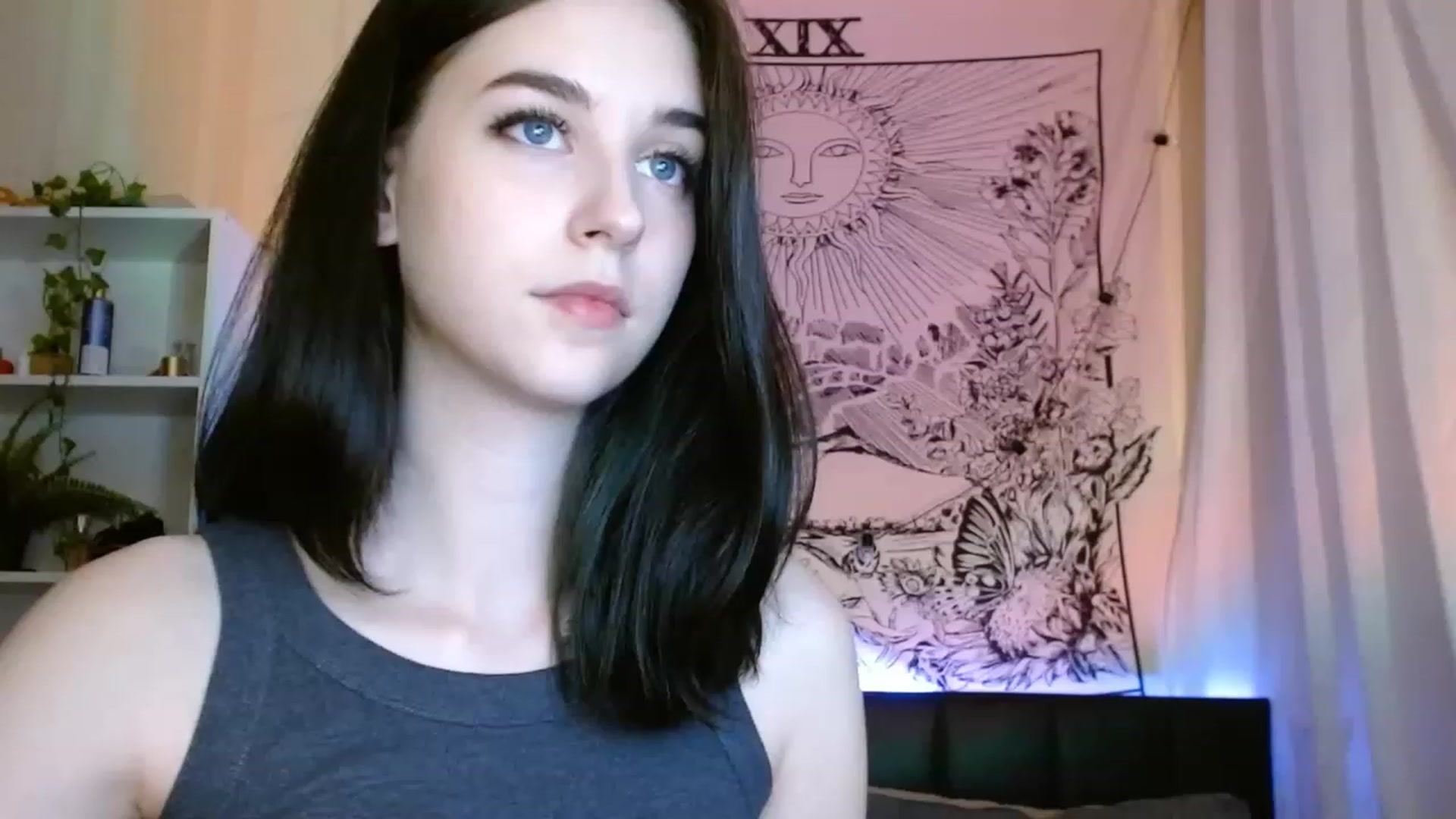 Gallery image thumbnail from ElsieF_'s myfreecams stream on, 06/07/2023, 20:15 image 19 of 20