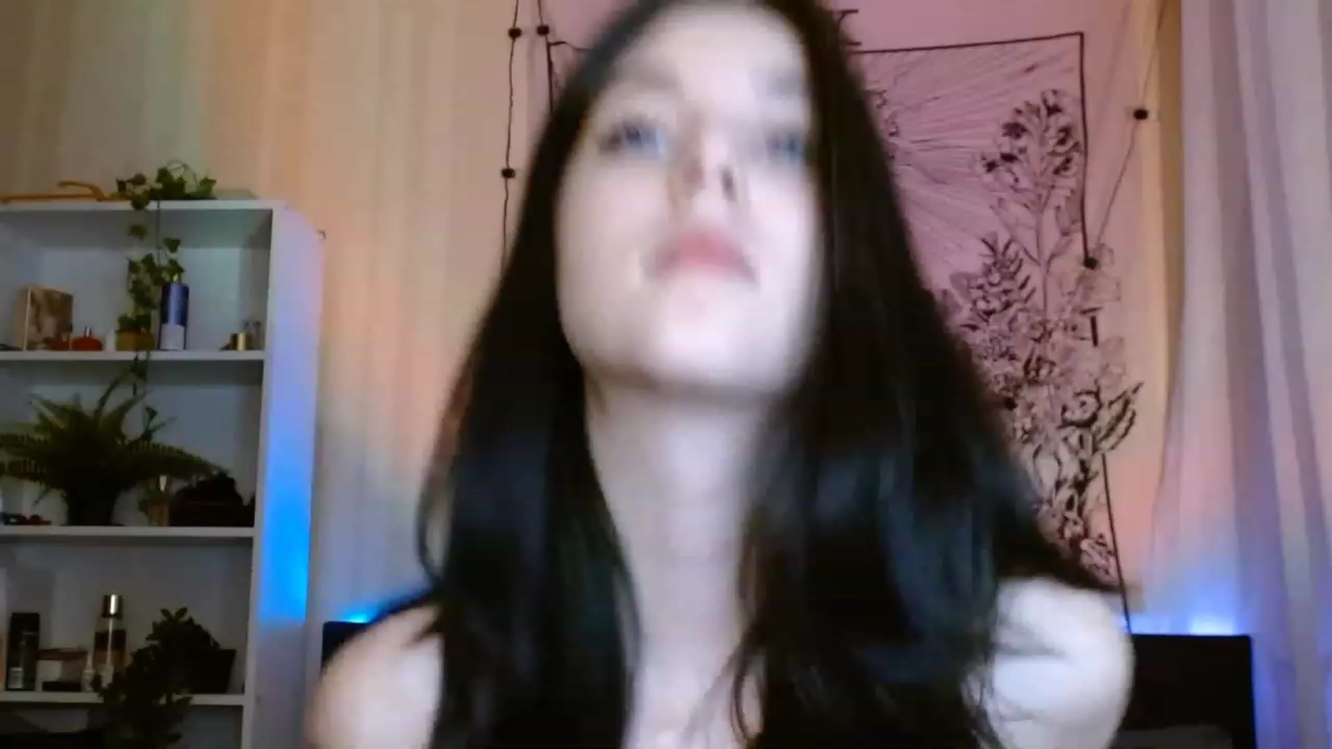 Gallery image thumbnail from ElsieF_'s myfreecams stream on, 06/07/2023, 20:15 image 12 of 20