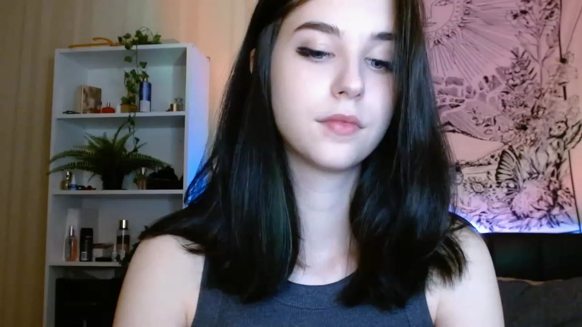 Gallery image thumbnail from ElsieF_'s myfreecams stream on, 06/07/2023, 21:28 image 2 of 20