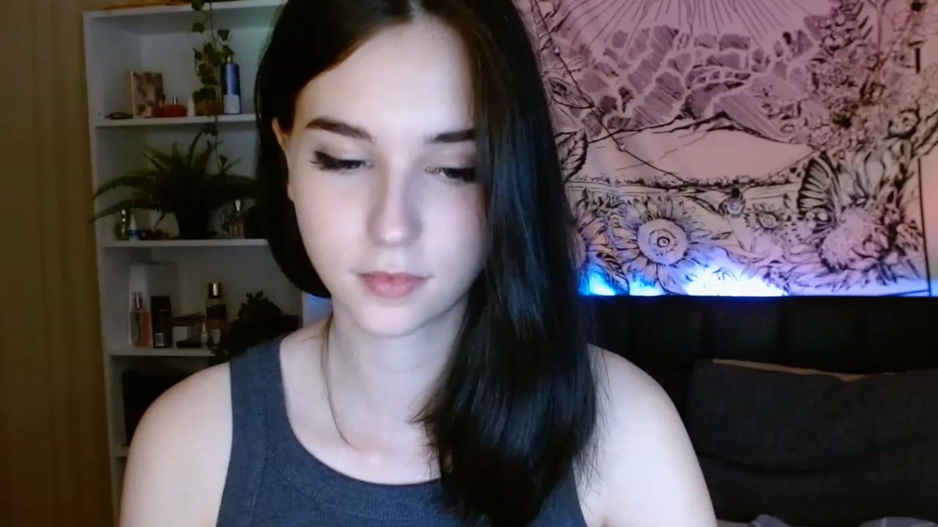 Gallery image thumbnail from ElsieF_'s myfreecams stream on, 06/07/2023, 21:28 image 3 of 20