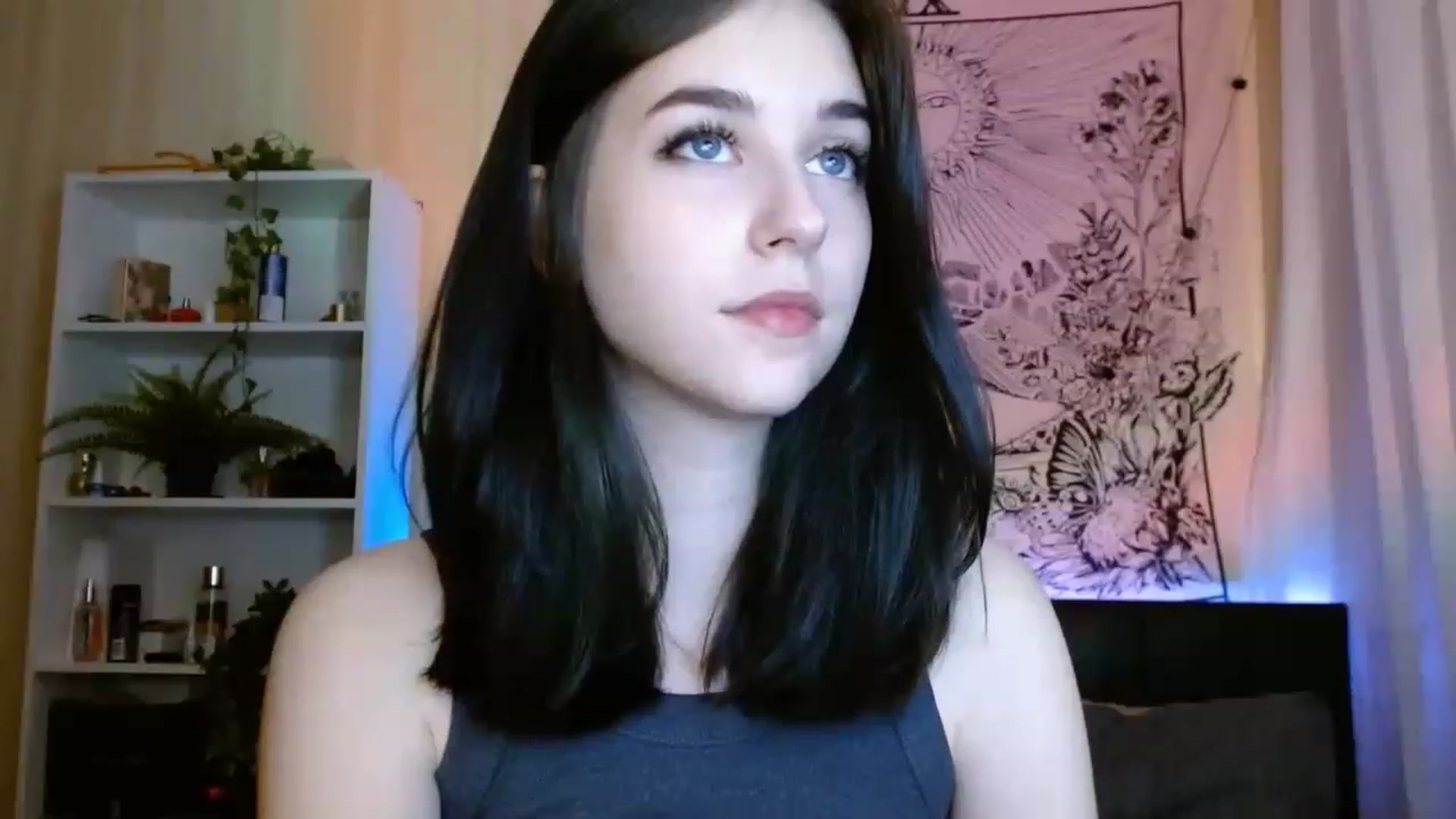Gallery image thumbnail from ElsieF_'s myfreecams stream on, 06/07/2023, 21:28 image 8 of 20