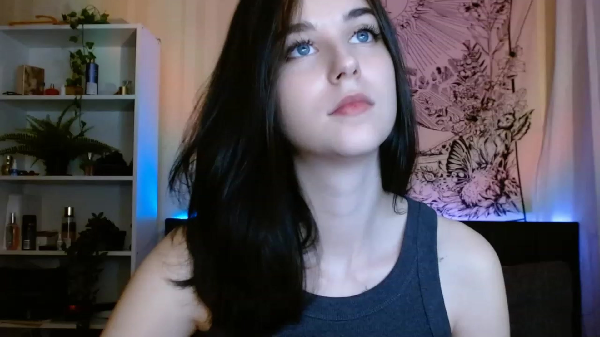 Gallery image thumbnail from ElsieF_'s myfreecams stream on, 06/07/2023, 21:28 image 14 of 20