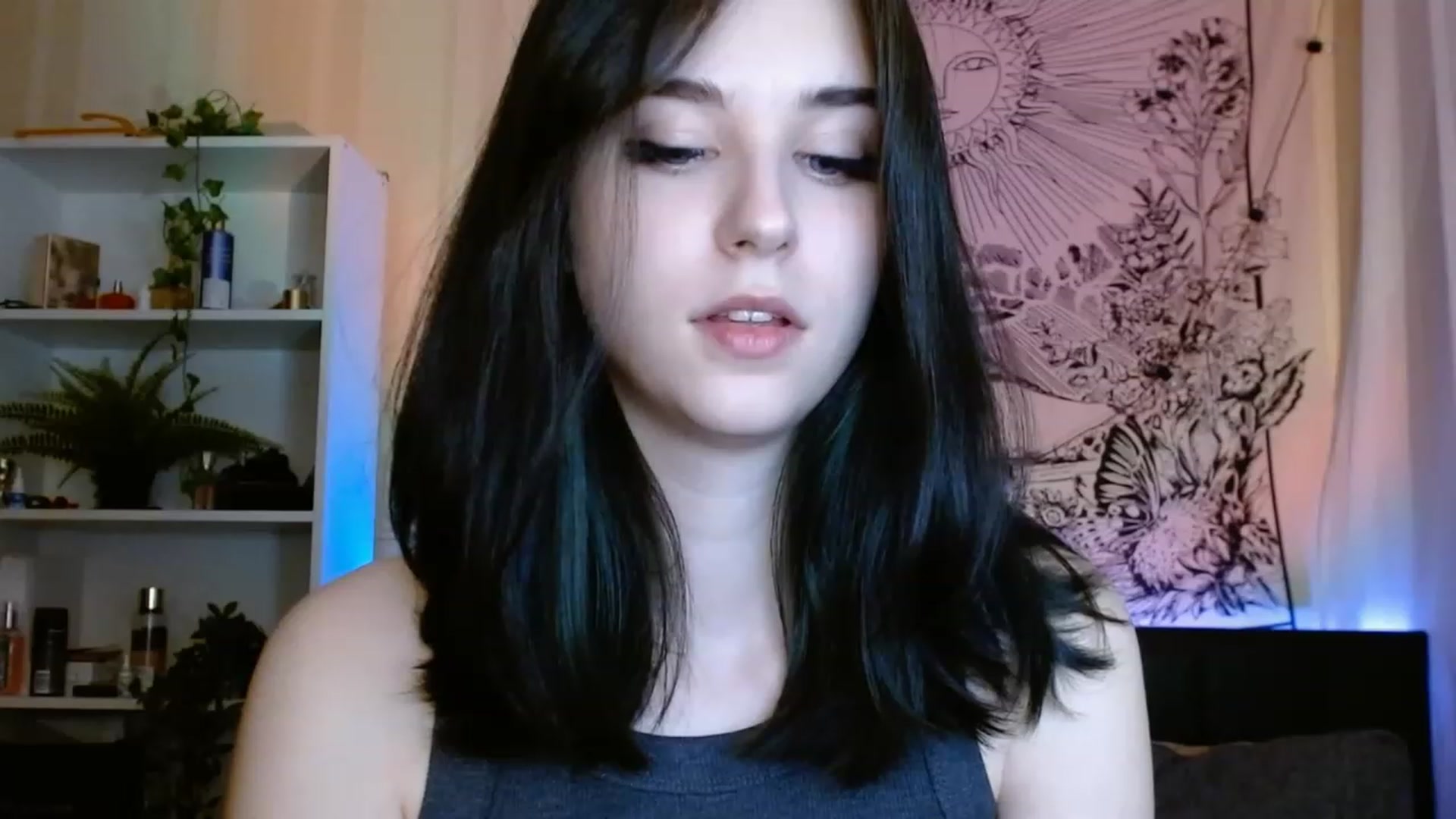 Gallery image thumbnail from ElsieF_'s myfreecams stream on, 06/07/2023, 21:28 image 18 of 20