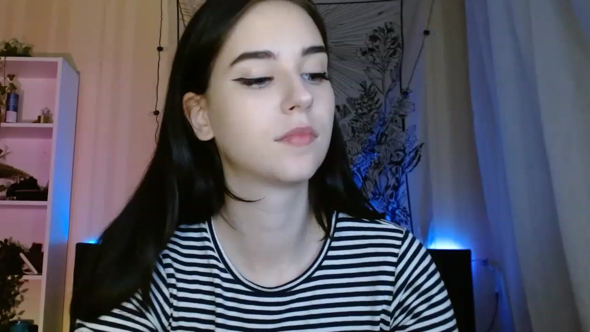 Gallery image thumbnail from ElsieF_'s myfreecams stream on, 06/11/2023, 22:08 image 10 of 20
