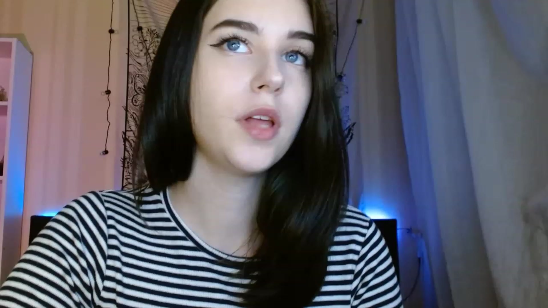 Gallery image thumbnail from ElsieF_'s myfreecams stream on, 06/11/2023, 22:08 image 7 of 20