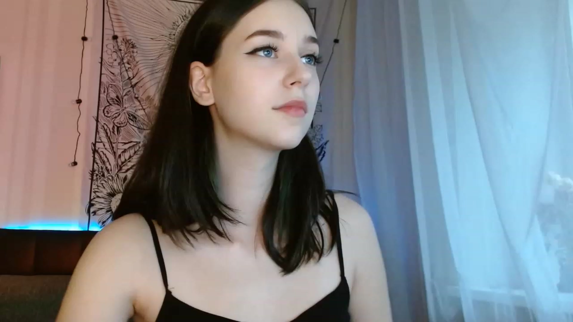 Gallery image thumbnail from ElsieF_'s myfreecams stream on, 06/13/2023, 16:44 image 19 of 20