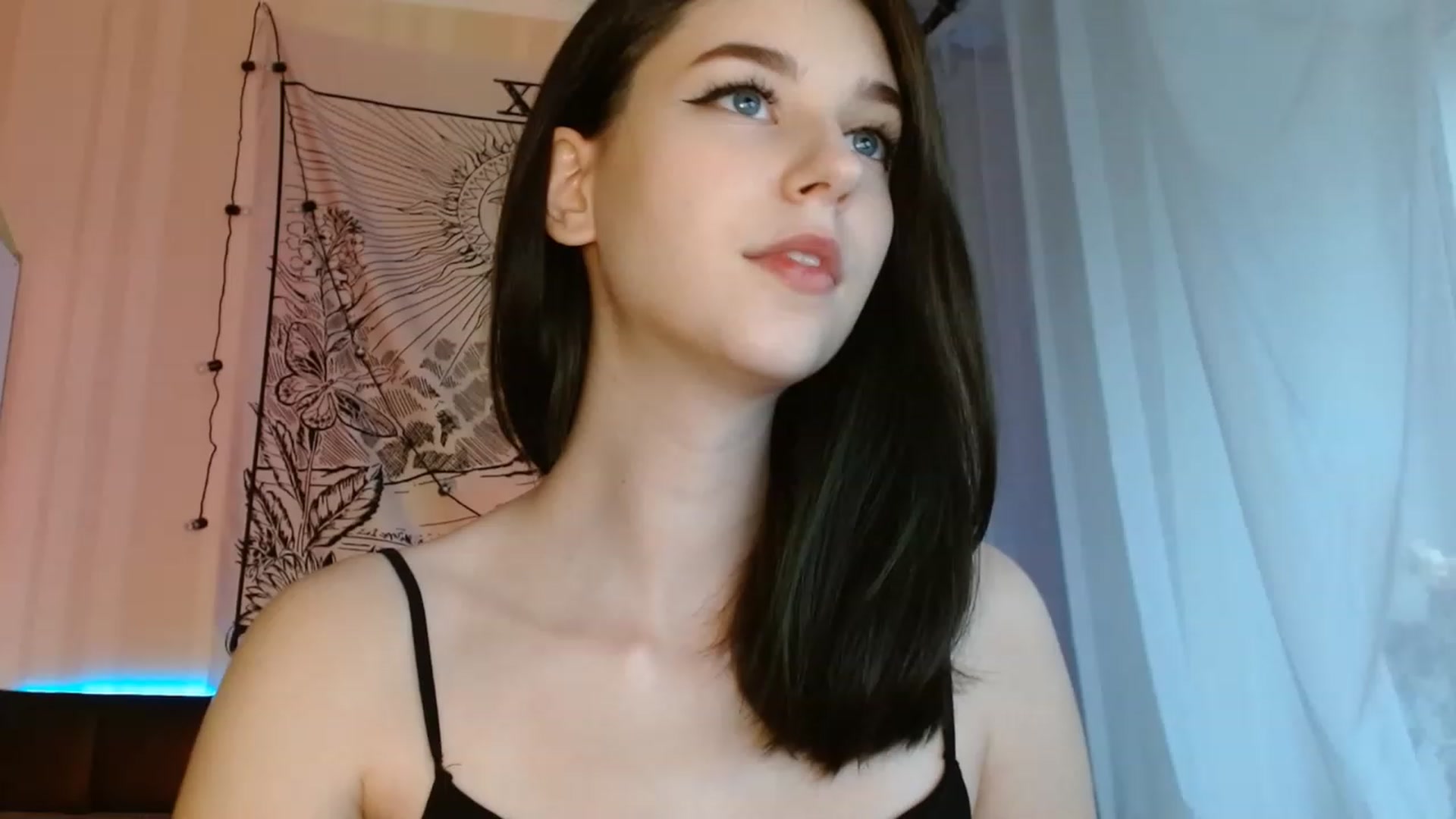 Gallery image thumbnail from ElsieF_'s myfreecams stream on, 06/13/2023, 16:44 image 17 of 20