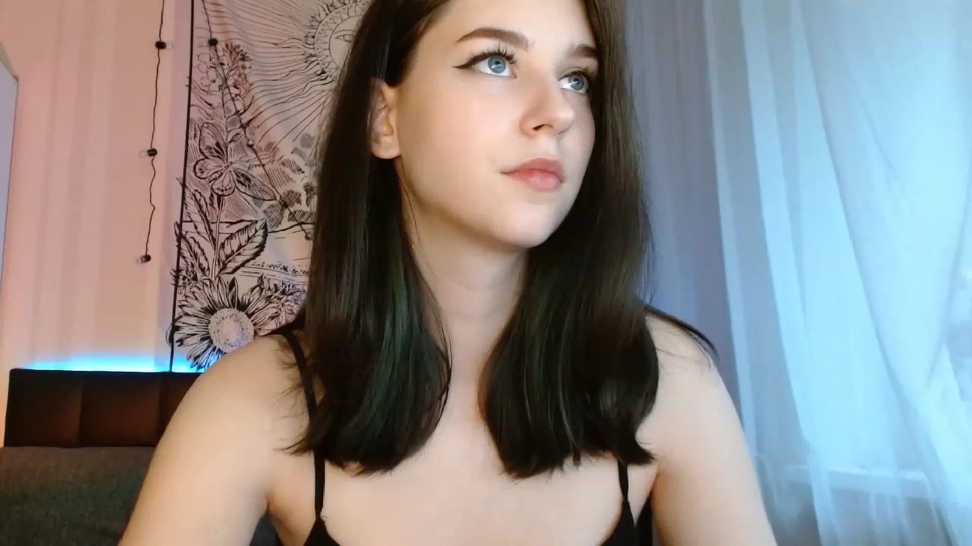Gallery image thumbnail from ElsieF_'s myfreecams stream on, 06/13/2023, 16:44 image 13 of 20