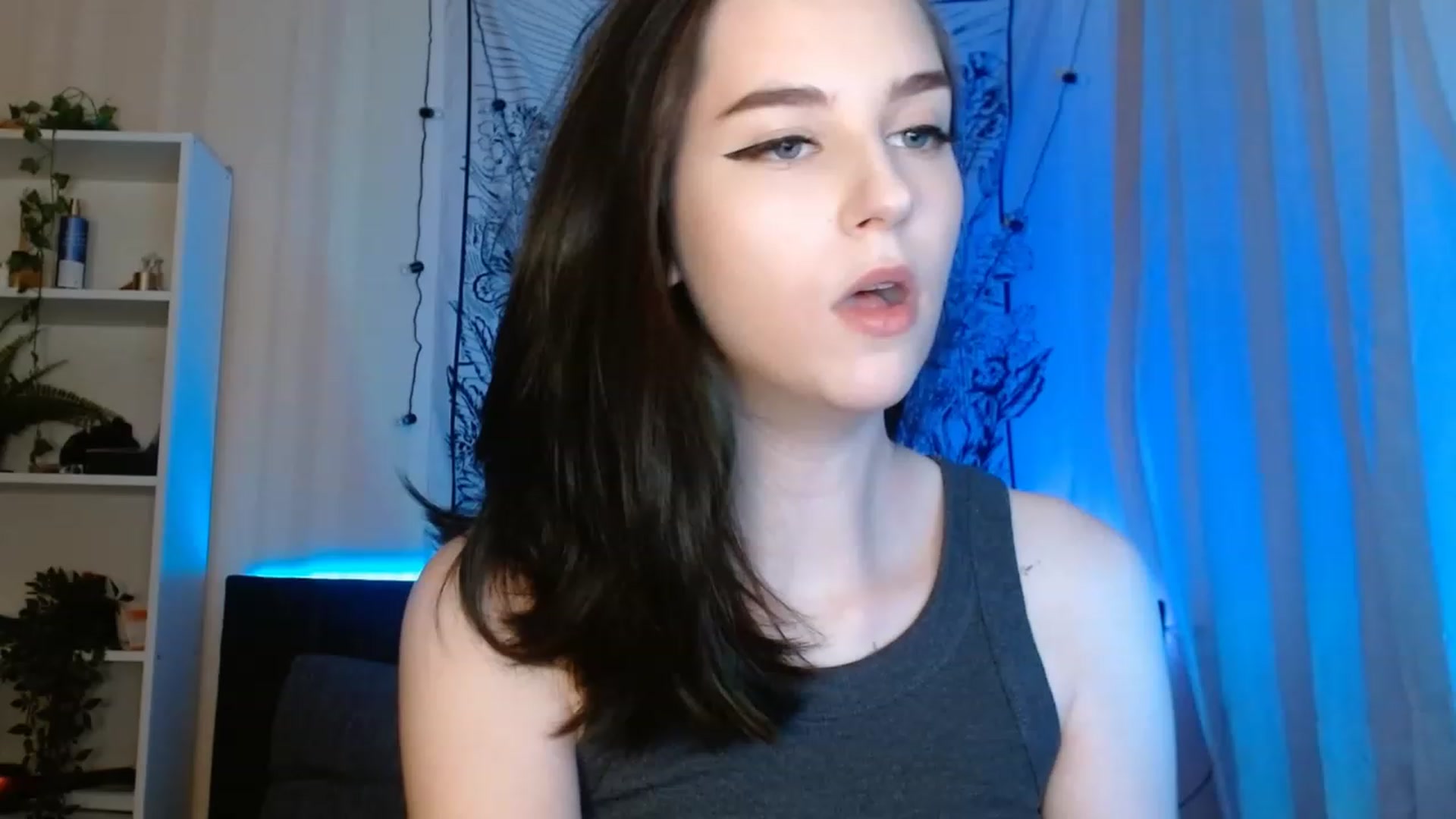 Gallery image thumbnail from ElsieF_'s myfreecams stream on, 06/14/2023, 20:27 image 17 of 20