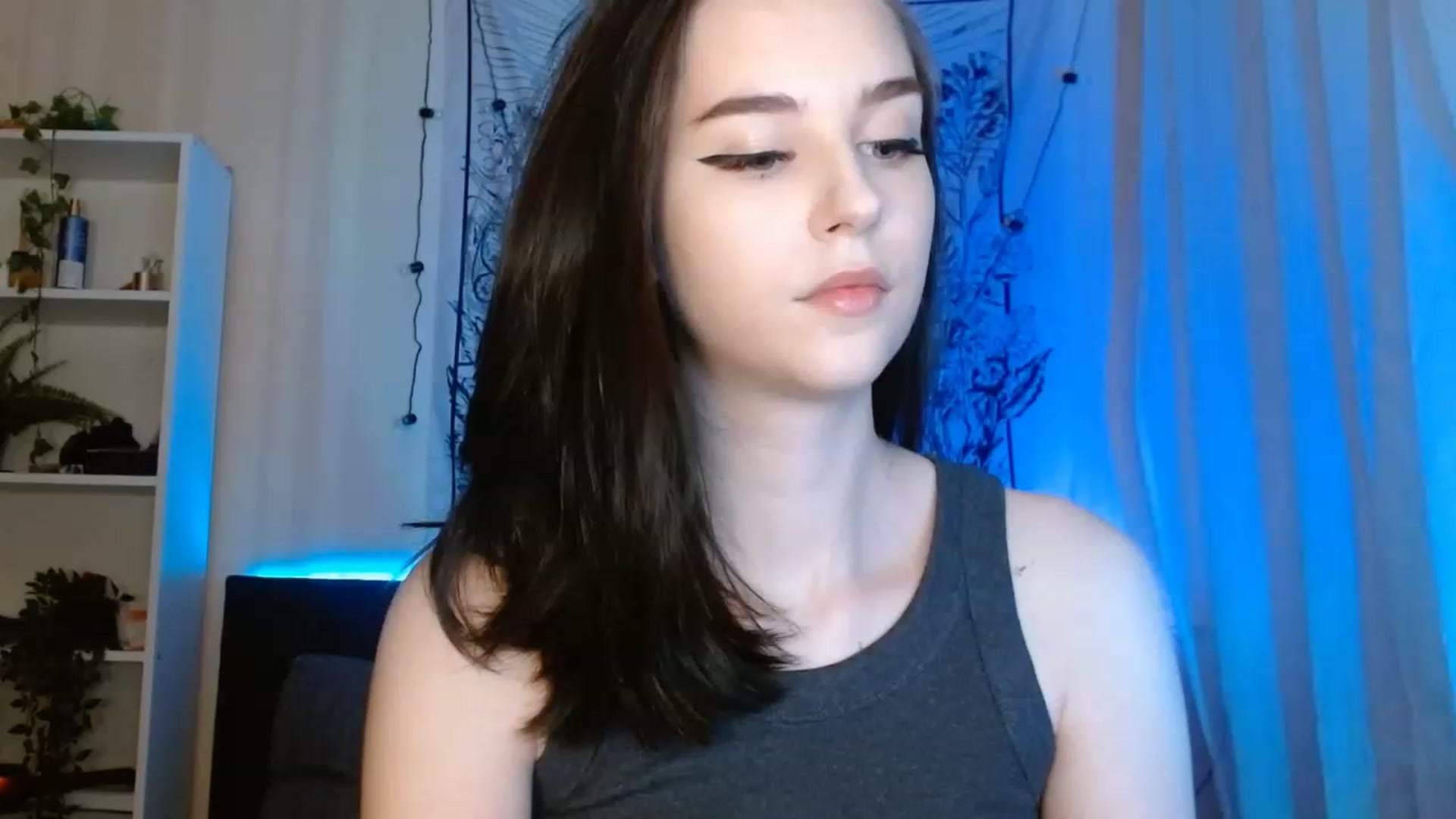 Gallery image thumbnail from ElsieF_'s myfreecams stream on, 06/14/2023, 20:27 image 18 of 20