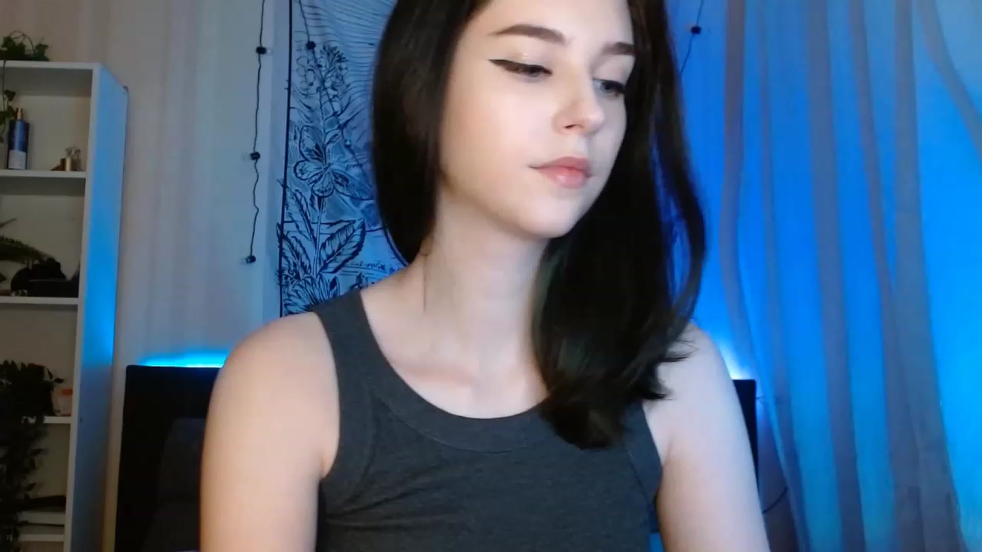 Gallery image thumbnail from ElsieF_'s myfreecams stream on, 06/14/2023, 20:27 image 3 of 20