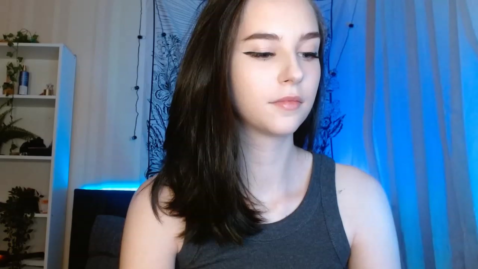 Gallery image thumbnail from ElsieF_'s myfreecams stream on, 06/14/2023, 20:27 image 19 of 20