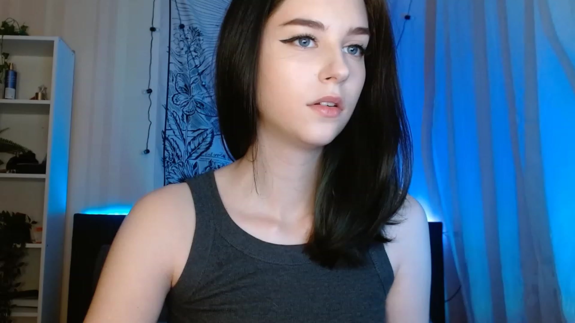 Gallery image thumbnail from ElsieF_'s myfreecams stream on, 06/14/2023, 20:27 image 8 of 20