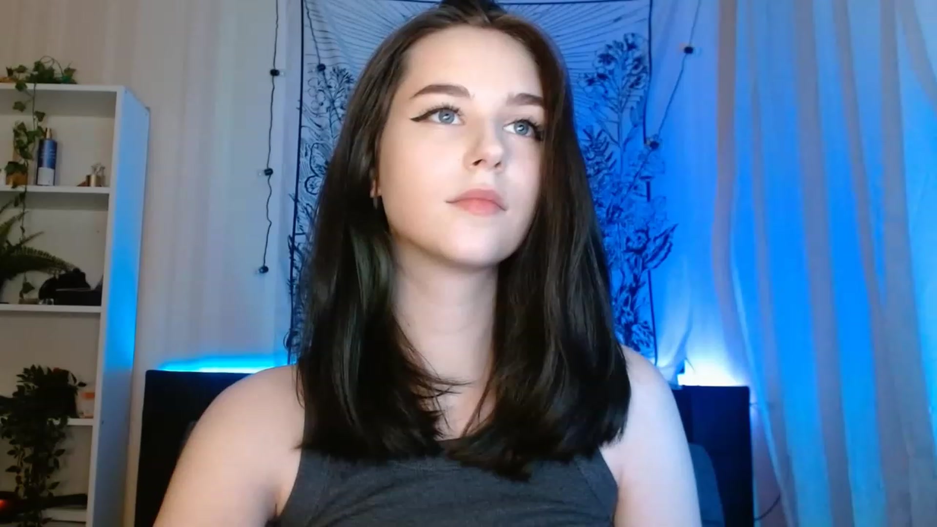 Gallery image thumbnail from ElsieF_'s myfreecams stream on, 06/14/2023, 20:27 image 15 of 20