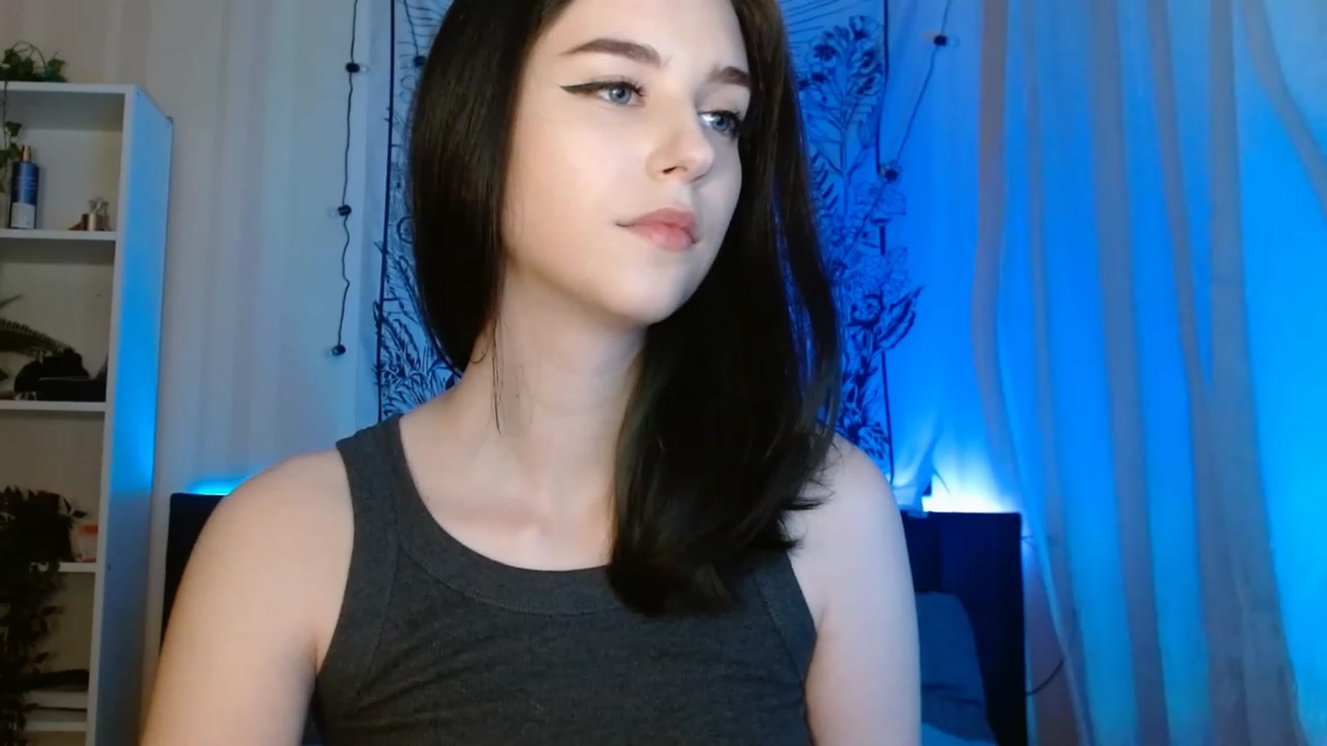 Gallery image thumbnail from ElsieF_'s myfreecams stream on, 06/14/2023, 20:27 image 5 of 20