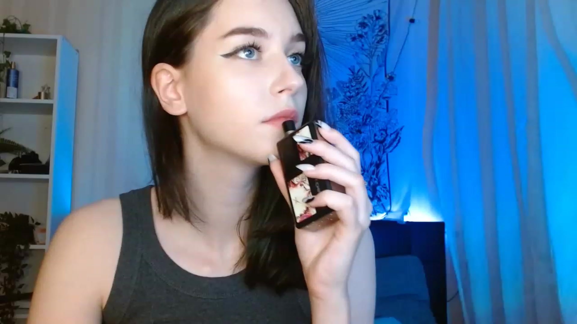 Gallery image thumbnail from ElsieF_'s myfreecams stream on, 06/14/2023, 22:18 image 13 of 20