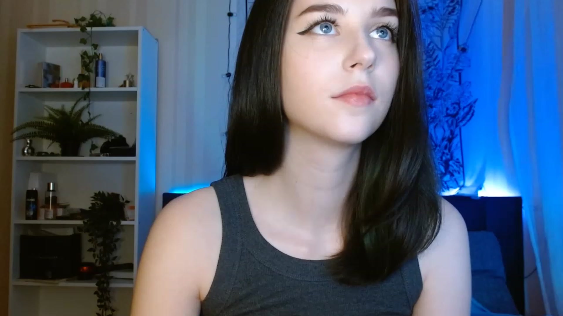 Gallery image thumbnail from ElsieF_'s myfreecams stream on, 06/14/2023, 22:18 image 20 of 20
