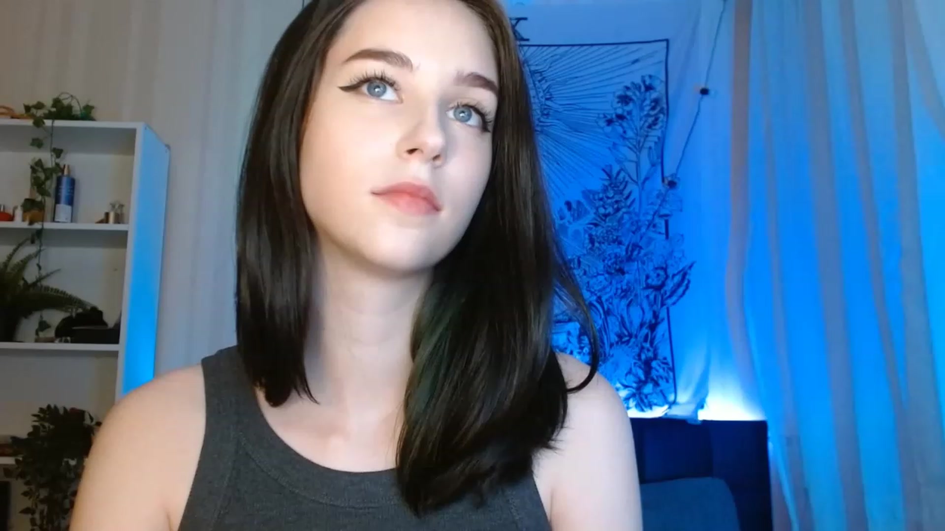 Gallery image thumbnail from ElsieF_'s myfreecams stream on, 06/14/2023, 22:18 image 10 of 20