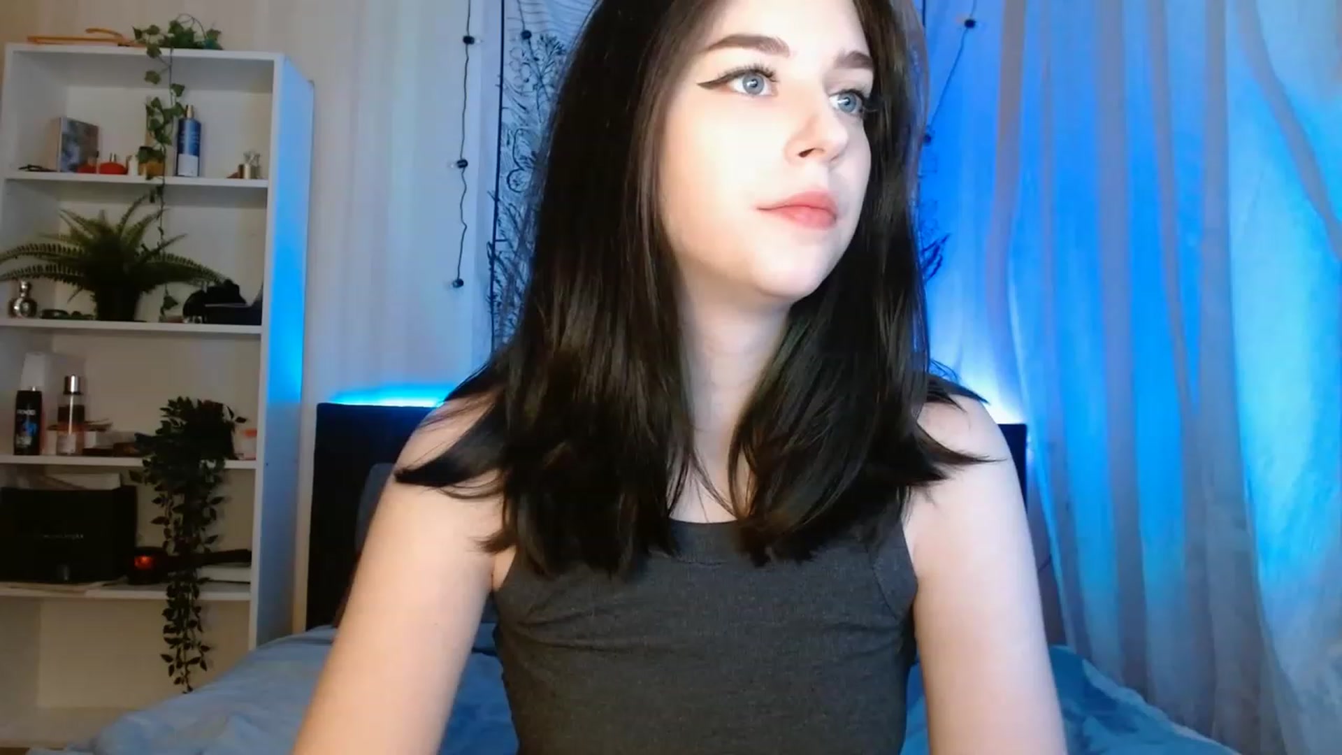 Gallery image thumbnail from ElsieF_'s myfreecams stream on, 06/14/2023, 22:18 image 1 of 20