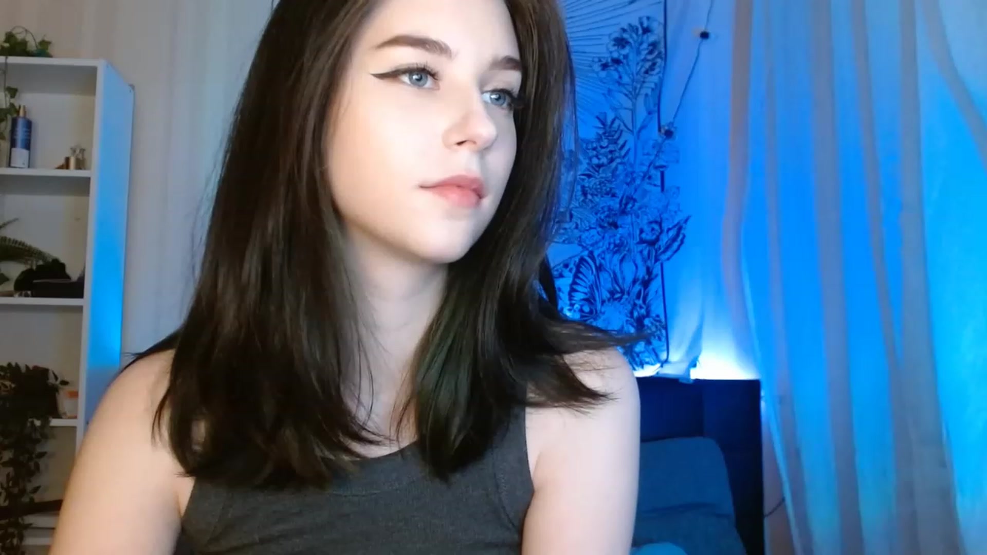 Gallery image thumbnail from ElsieF_'s myfreecams stream on, 06/14/2023, 22:18 image 11 of 20