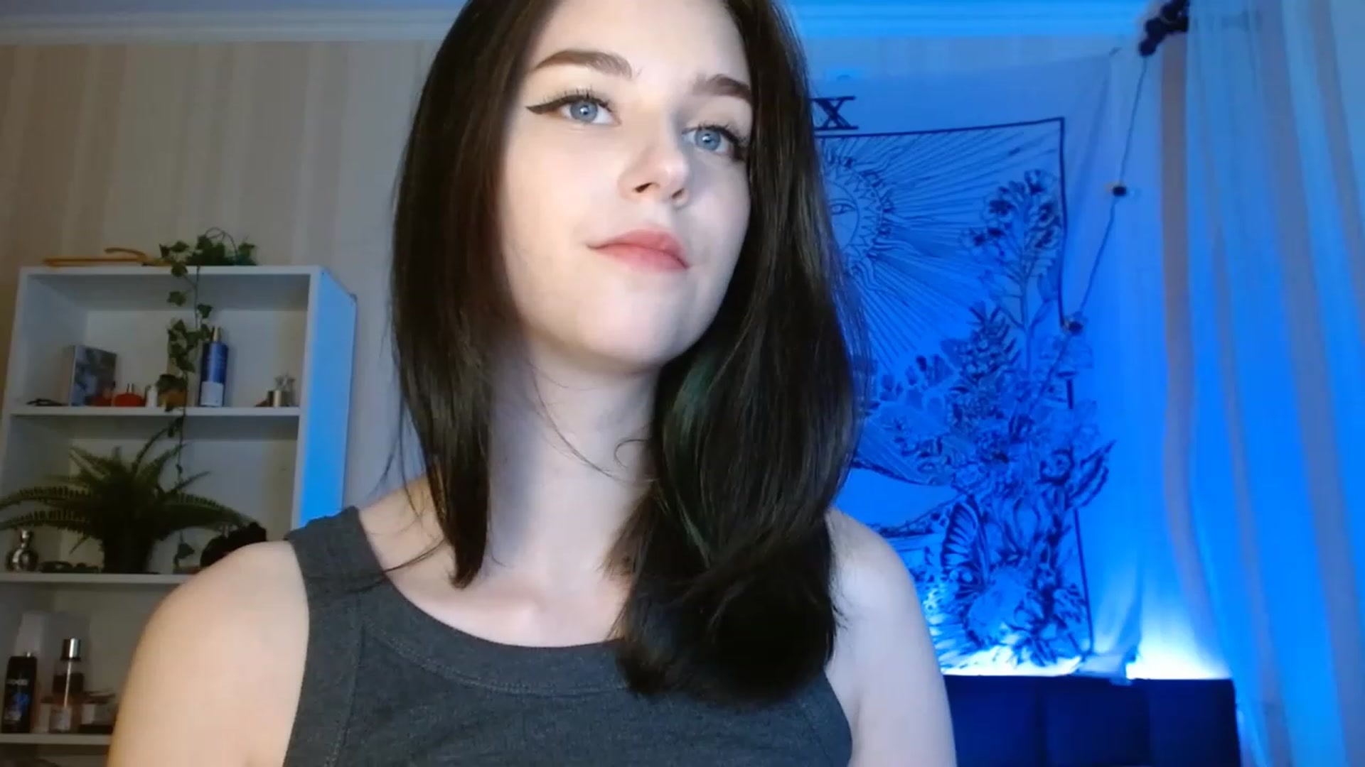 Gallery image thumbnail from ElsieF_'s myfreecams stream on, 06/14/2023, 22:18 image 18 of 20