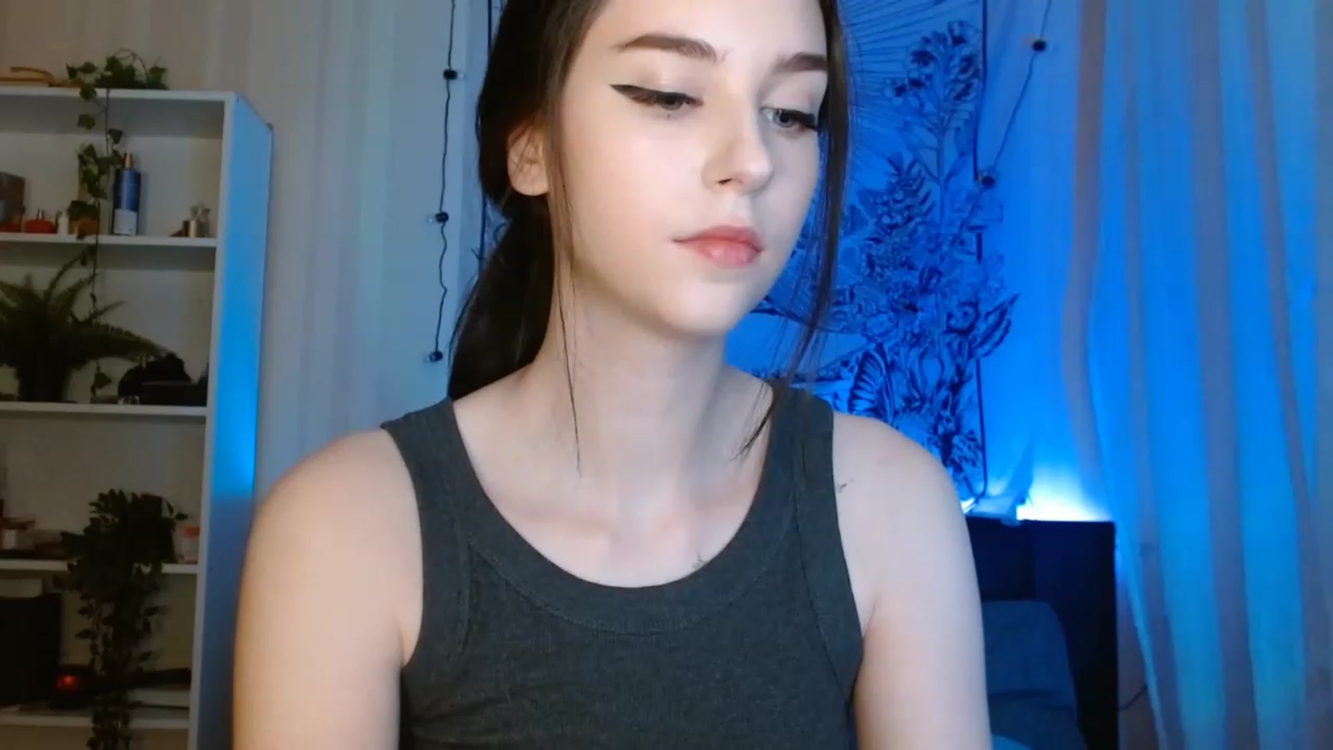 Gallery image thumbnail from ElsieF_'s myfreecams stream on, 06/14/2023, 22:18 image 2 of 20