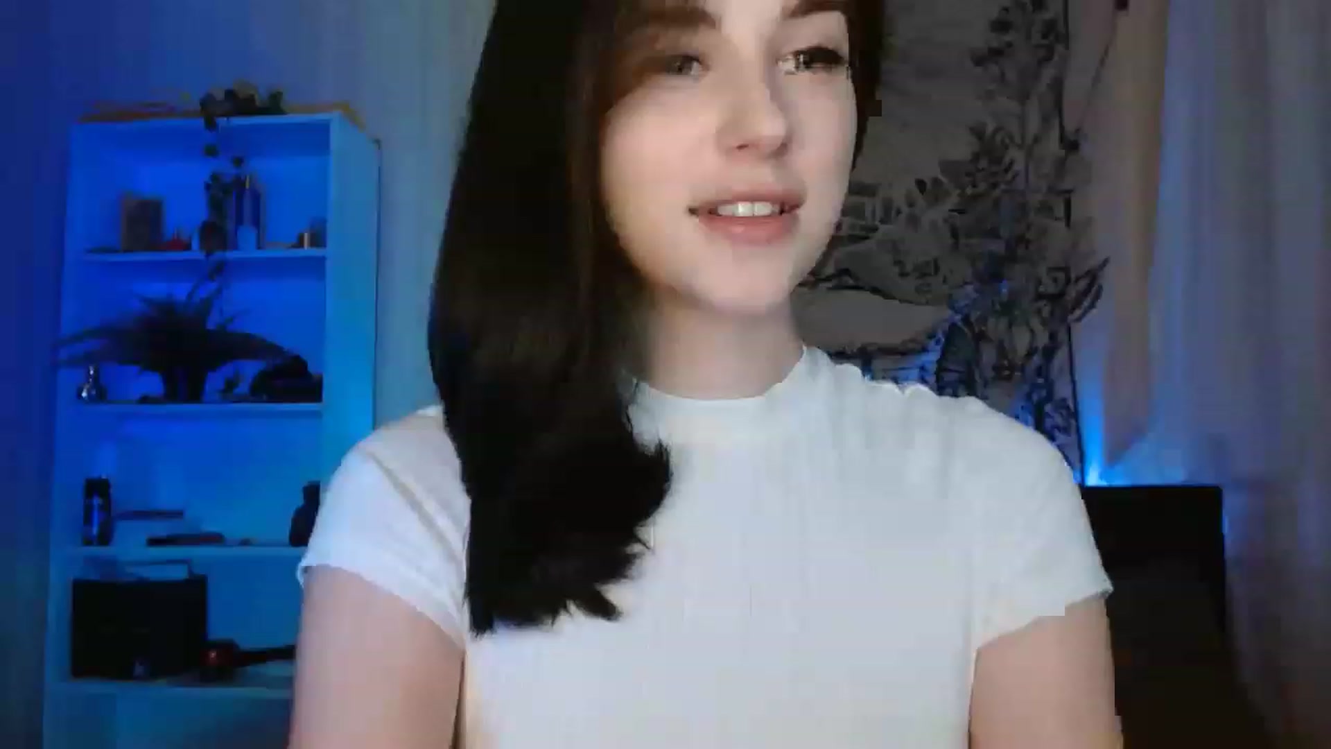Gallery image thumbnail from ElsieF_'s myfreecams stream on, 06/19/2023, 19:10 image 16 of 20