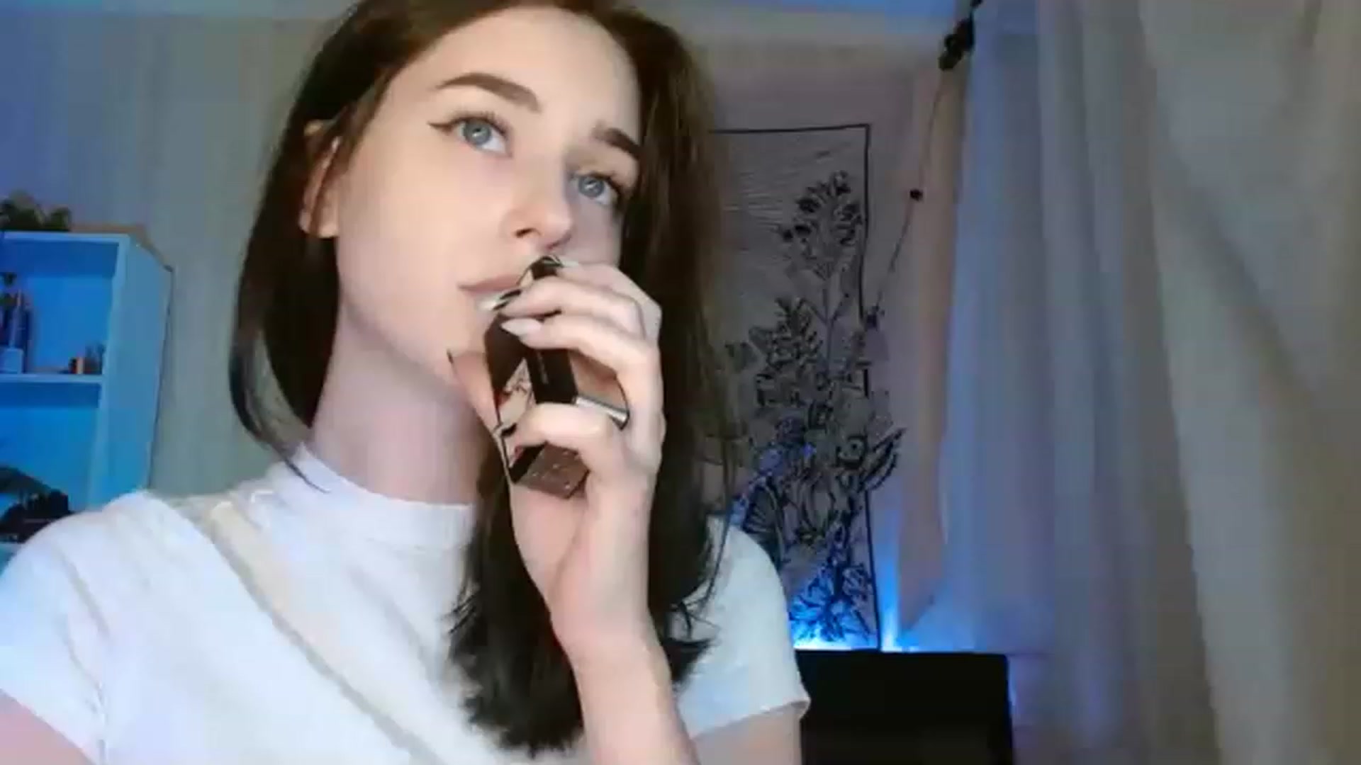 Gallery image thumbnail from ElsieF_'s myfreecams stream on, 06/19/2023, 19:10 image 2 of 20