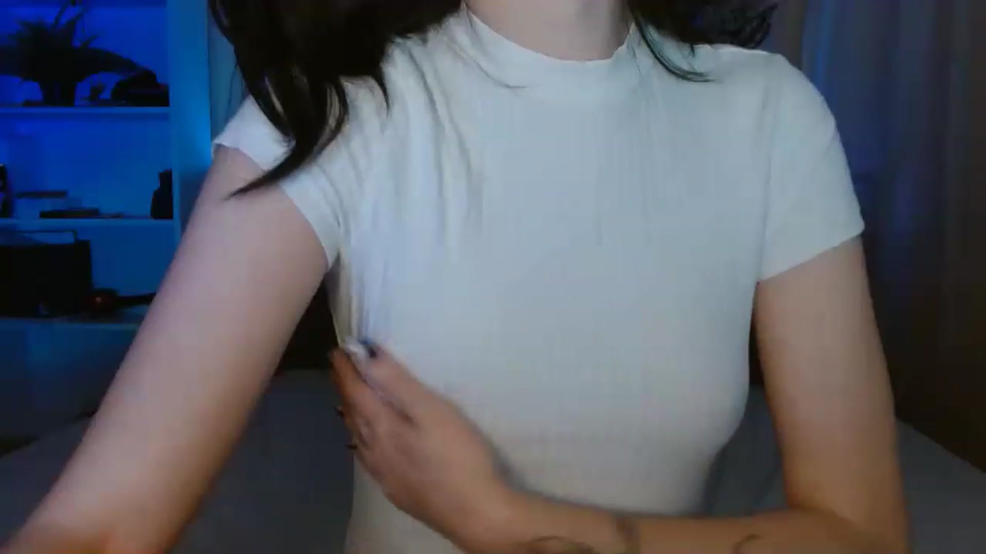 Gallery image thumbnail from ElsieF_'s myfreecams stream on, 06/19/2023, 19:10 image 13 of 20