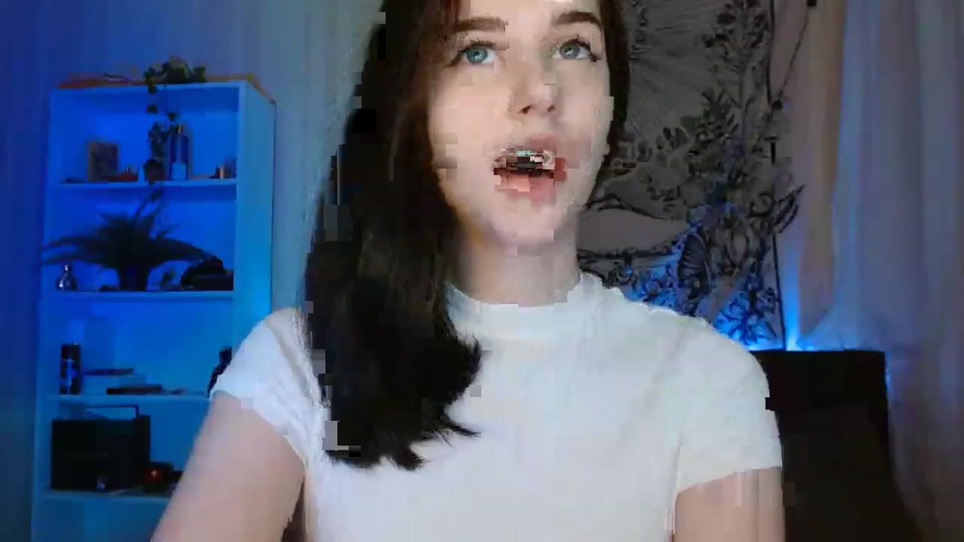 Gallery image thumbnail from ElsieF_'s myfreecams stream on, 06/19/2023, 19:10 image 17 of 20