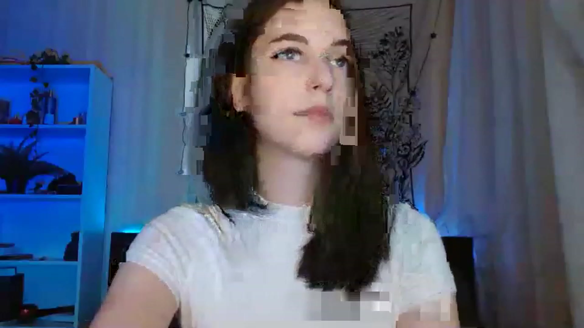 Gallery image thumbnail from ElsieF_'s myfreecams stream on, 06/19/2023, 19:10 image 5 of 20