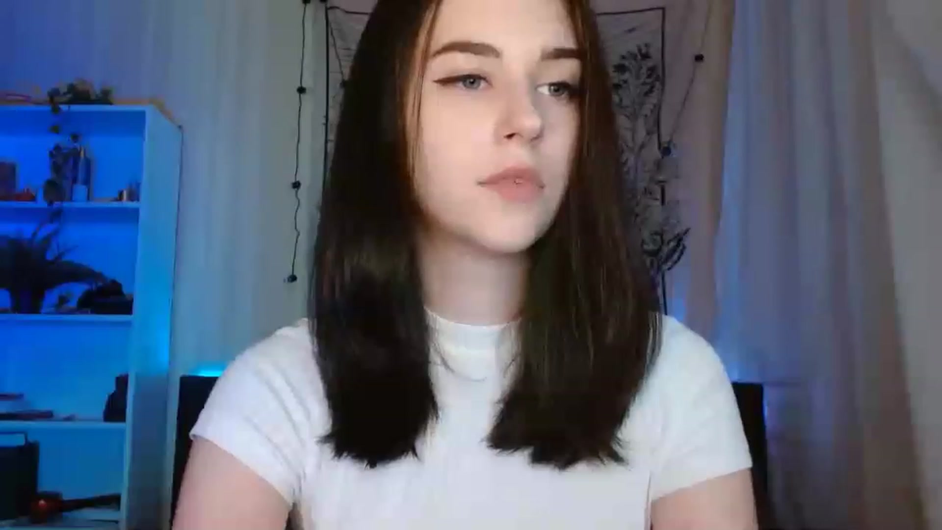 Gallery image thumbnail from ElsieF_'s myfreecams stream on, 06/19/2023, 19:10 image 10 of 20