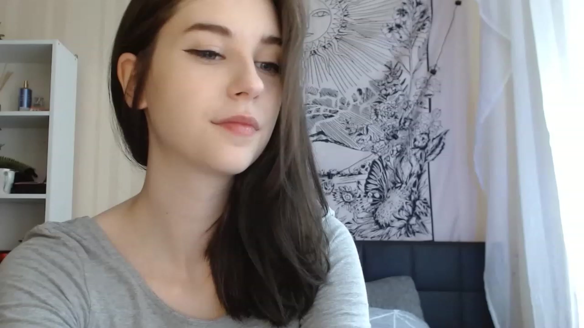 Gallery image thumbnail from ElsieF_'s myfreecams stream on, 06/22/2023, 08:56 image 12 of 20